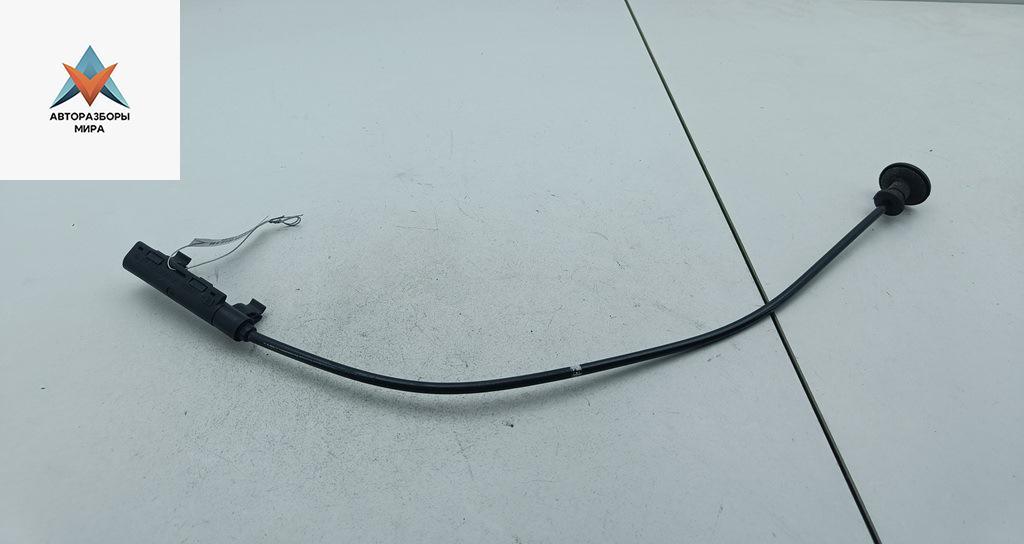 трос капота Volkswagen Passat B5 1999, 1.6 л., бензин, МКПП, синий, универсал, 3B1823535B - фото №1