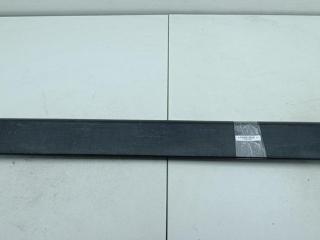 молдинг двери передней правой Volkswagen Passat B3 1993, 1.8 л., бензин, МКПП, серый, универсал, 357853516