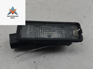 подсветка номера Volkswagen Golf 6 поколение 2011, 1.6 л., дизель, МКПП, белый, хетчбэк 5 дв., 1K8943021