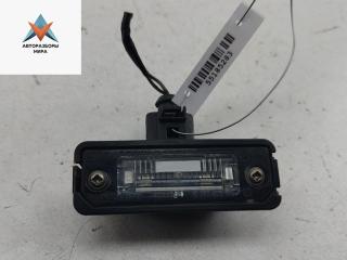 подсветка номера Volkswagen Golf 4 поколение 2001, 1.6 л., бензин, МКПП, чёрный, хетчбэк 5 дв., 1J6943021B