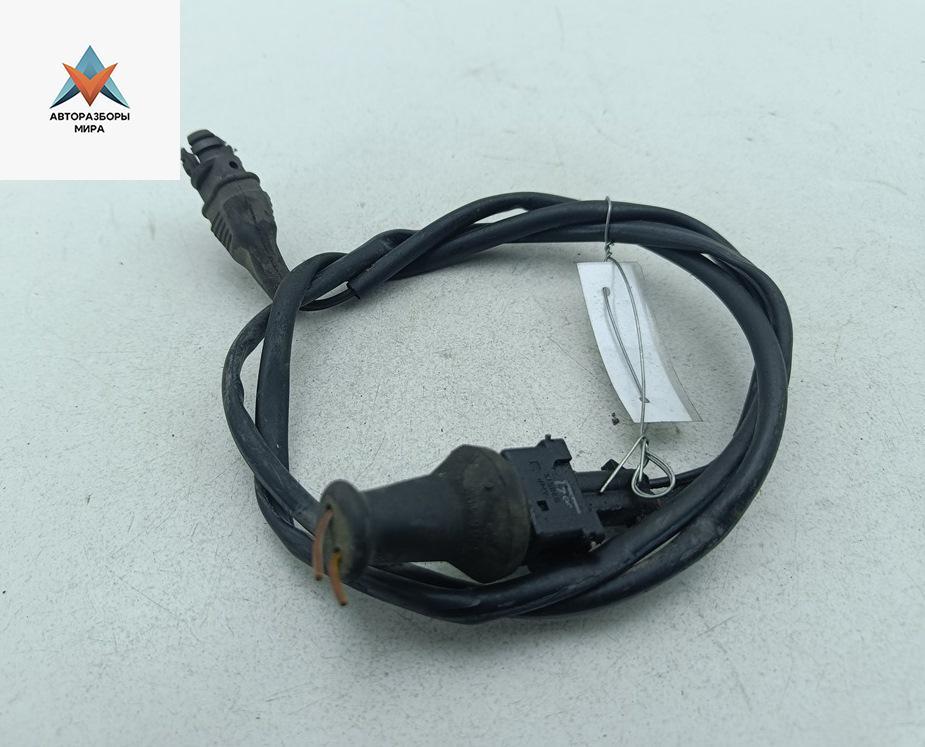 датчик температуры Volkswagen Passat B5 1998, 1.8 л., бензин, МКПП, зелёный, универсал - фото №1