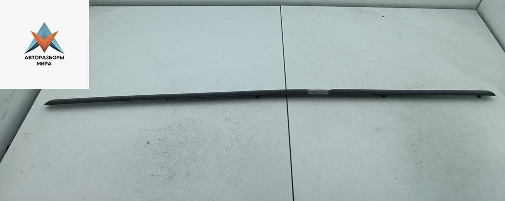 молдинг двери передней правой Volkswagen Golf 4 поколение 2002, 1.4 л., бензин, МКПП, чёрный, хетчбэк 5 дв., 1J4853516 - фото №1