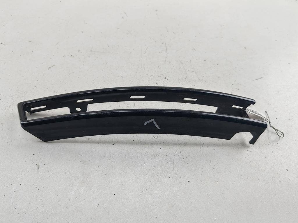заглушка (решетка) в бампер Volkswagen Passat B6 2008, 2.0 л., дизель, АКПП, чёрный, универсал, 3C0807718