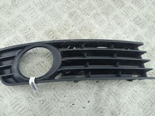 рамка фары противотуманной правой Audi A4 B6 2001, 2.0 л., бензин, МКПП, серый, седан, 8E0807682A