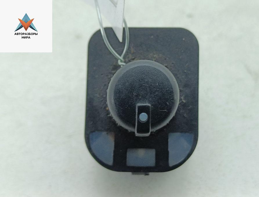 джойстик регулировки зеркал Audi A4 B7 2004, 2.0 л., бензин, МКПП, синий, седан, 8E0959565 - фото №1