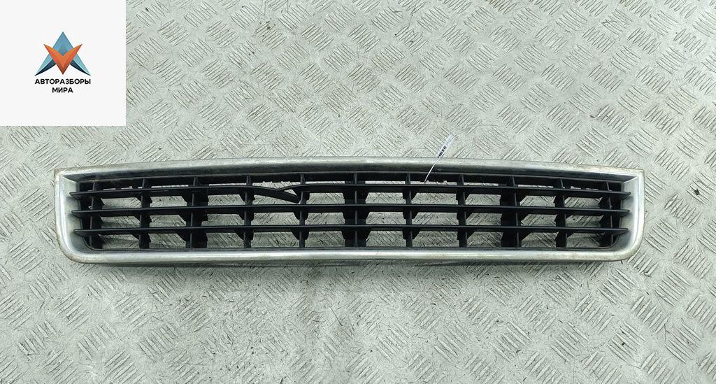 заглушка (решетка) в бампер Audi A4 B6 2001, 2.0 л., бензин, МКПП, серый, седан, 8E0807647 - фото №1