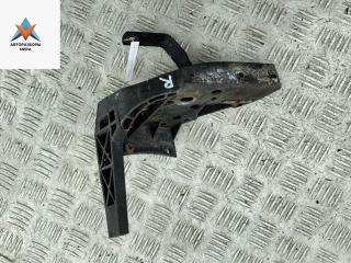 кронштейн переднего бампера Audi A6 4B/C5 1999, 2.4 л., бензин, АКПП, серый, универсал, 4B0949106B