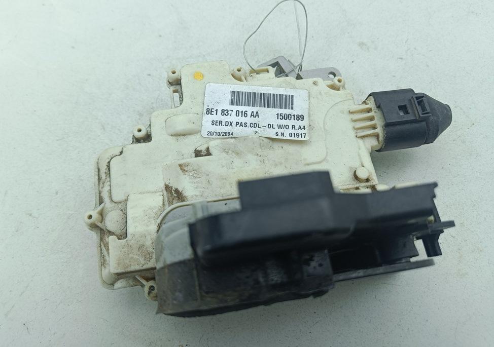 замок двери передней правой Audi A4 B7 2004, 2.0 л., бензин, МКПП, синий, седан, 8E1837016AA