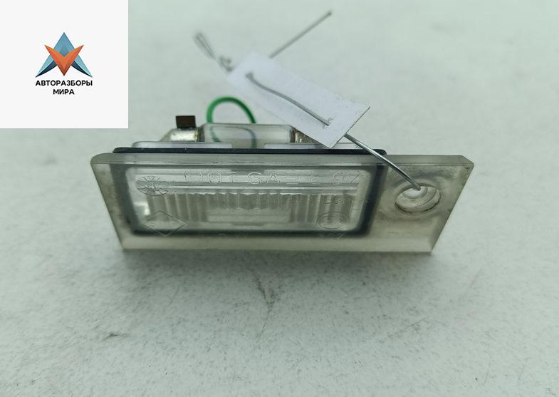 подсветка номера Audi A6 4B/C5 1998, 2.4 л., бензин, МКПП, серый, седан - фото №1