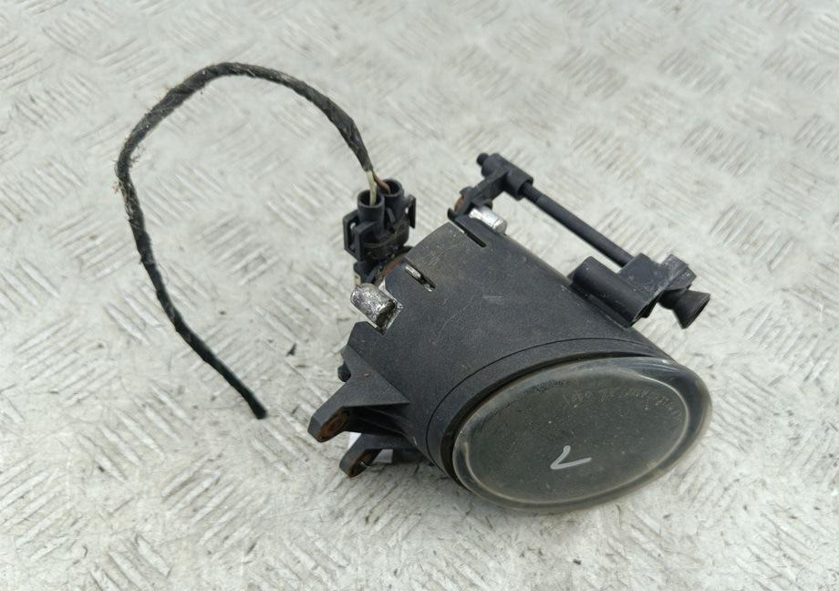 фара противотуманная левая Audi A4 B6 2001, 2.0 л., бензин, МКПП, серый, седан, 8E0941699