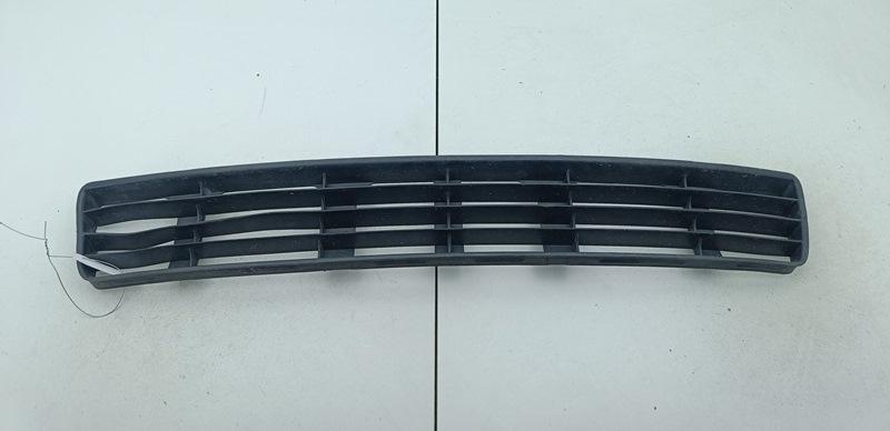 заглушка (решетка) в бампер Audi A4 B5 1996, 2.6 л., бензин, МКПП, синий, универсал, 8D0807683