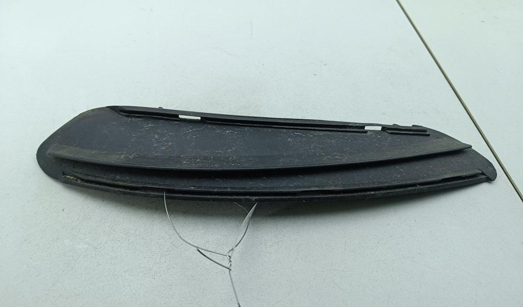 заглушка (решетка) в бампер Opel Omega B 2000, 2.2 л., бензин, МКПП, серый, универсал, 09147460