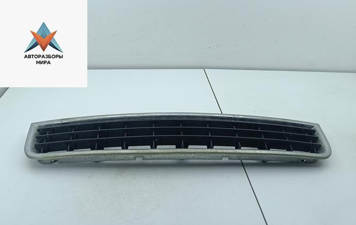 заглушка (решетка) в бампер Audi A4 B6 2001, 1.8 л., Ti, бензин, МКПП, чёрный, седан, 8E0807647 - фото №1