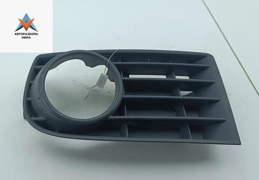 рамка фары противотуманной левой Volkswagen Golf 5 поколение 2006, 1.4 л., бензин, МКПП, синий, хетчбэк 5 дв., 1K0853665B - фото №1