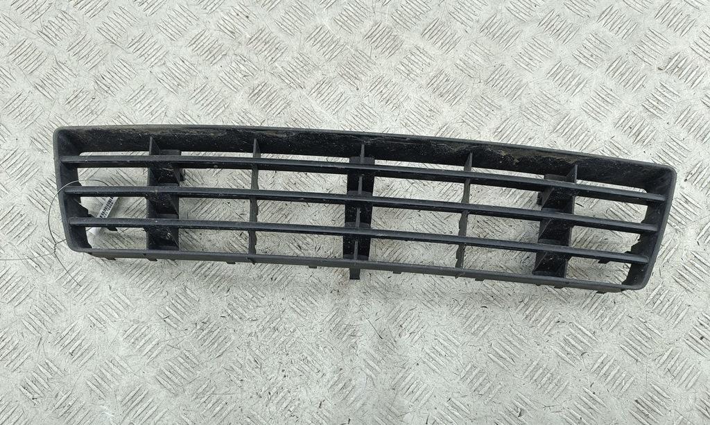 заглушка (решетка) в бампер Audi A6 C5 2000, 2.5 л., дизель, АКПП, красный, универсал, 4B0807683F