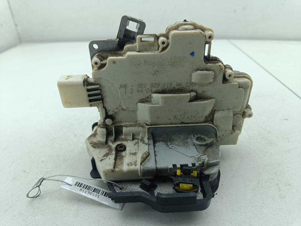 замок двери задней левой Audi A4 B7 2004, 2.0 л., бензин, МКПП, синий, седан, 8E0839015AA - фото №1