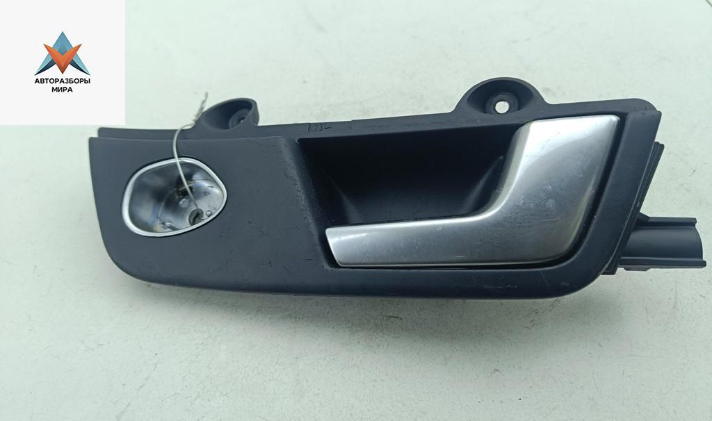 ручка внутренняя передняя правая Audi A4 B7 2004, 2.0 л., бензин, МКПП, синий, седан, 8E1837020 - фото №1