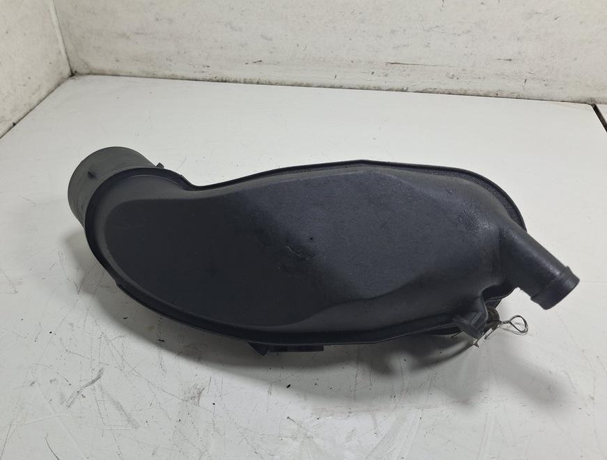воздуховод Audi A6 C5 1998, 2.4 л., бензин, МКПП, серый, седан, 078133356F