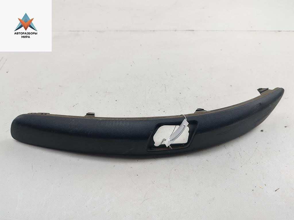 молдинг переднего бампера Volkswagen Golf 5 поколение 2005, 1.4 л., бензин, МКПП, синий, хетчбэк 5 дв., 1K0807717C - фото №1