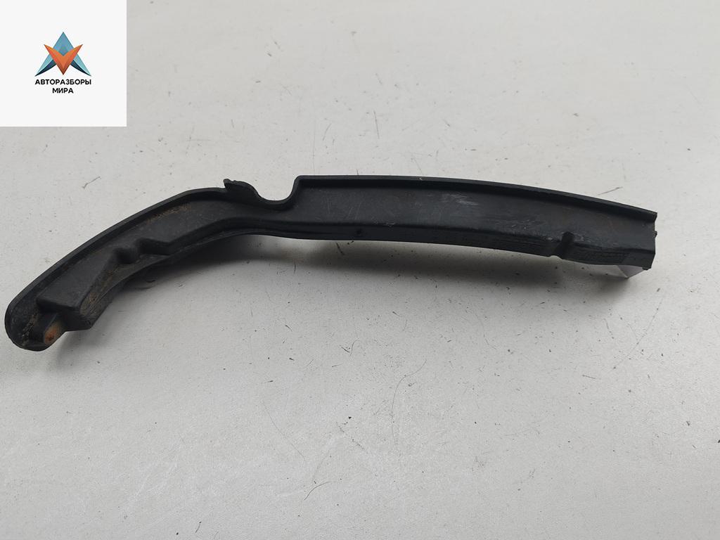 кронштейн переднего бампера Volkswagen Passat B6 2006, 2.0 л., дизель, МКПП, чёрный, универсал, 3C0807107 - фото №1