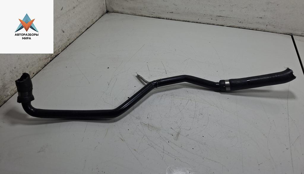 трубка охлаждающей жидкости Audi A6 4B/C5 1998, 2.4 л., бензин, МКПП, 8D0121109E - фото №1