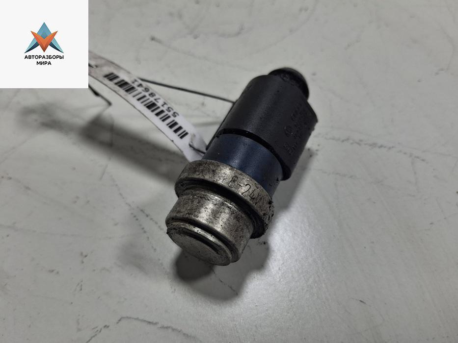 датчик температуры Audi A6 4B/C5 1998, 2.4 л., бензин, МКПП, серый, седан, 8D0959481B - фото №1