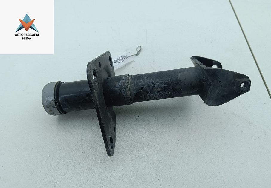 кронштейн переднего бампера Volkswagen Passat B5 1998, 1.8 л., бензин, МКПП, зелёный, универсал, 3B0807133A - фото №1