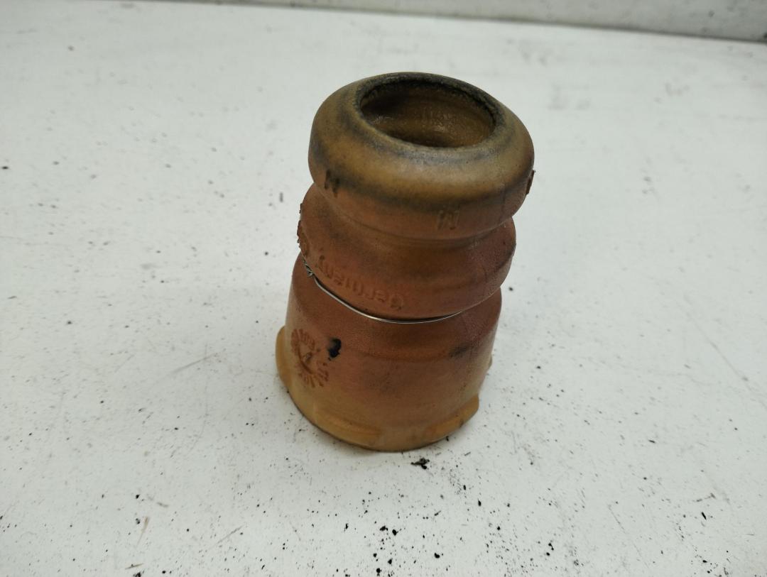 пыльник и отбойник амотртизатора Volkswagen Touran 2003, 1.6 л., бензин, МКПП, чёрный, минивэн