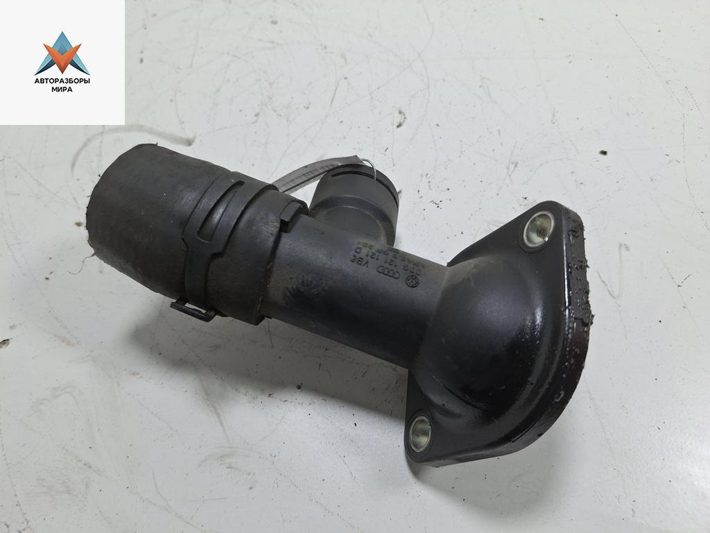 фланец (тройник) системы охлаждения Volkswagen Passat B6 2007, 2.0 л., дизель, АКПП, синий, универсал, 03G121121D - фото №1
