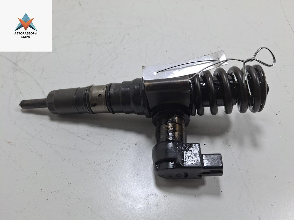 форсунка Volkswagen Passat B6 2007, 2.0 л., дизель, АКПП, синий, универсал, 03G130073T - фото №1