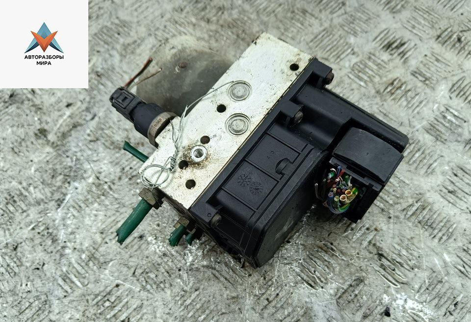 блок ABS Peugeot 307 1 поколение 2002, 1.6 л., бензин, МКПП, синий, хетчбэк 3 дв., 0265950015 - фото №1