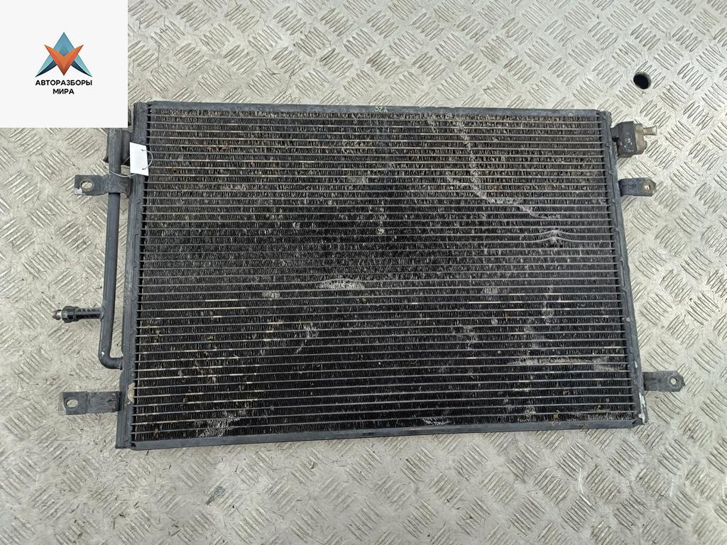 радиатор кондиционера Audi A4 B7 2004, 2.0 л., бензин, МКПП, синий, седан, 8E0260401N - фото №1