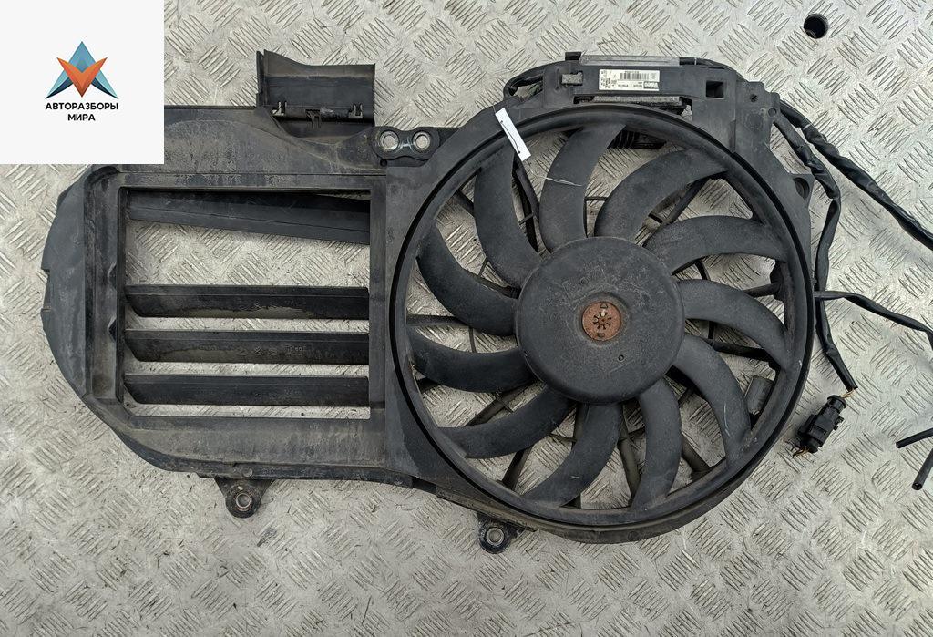 вентилятор радиатора Audi A4 B7 2004, 2.0 л., бензин, МКПП, синий, седан, 8E0121205 - фото №1