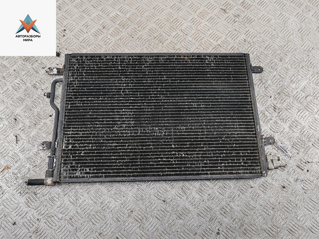 радиатор кондиционера Audi A4 B6 2002, 1.9 л., дизель, МКПП, серый, универсал, 8E0260401B - фото №1