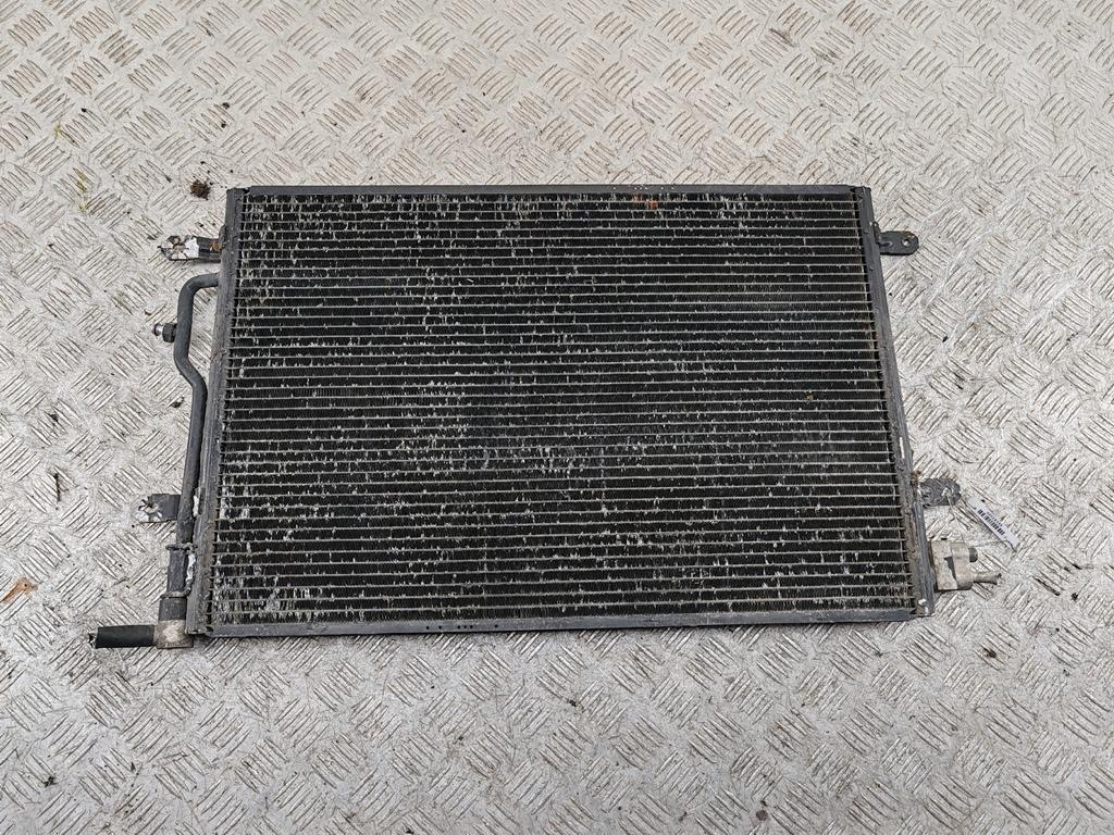 радиатор кондиционера Audi A4 B6 2002, 1.9 л., дизель, МКПП, серый, универсал, 8E0260401B