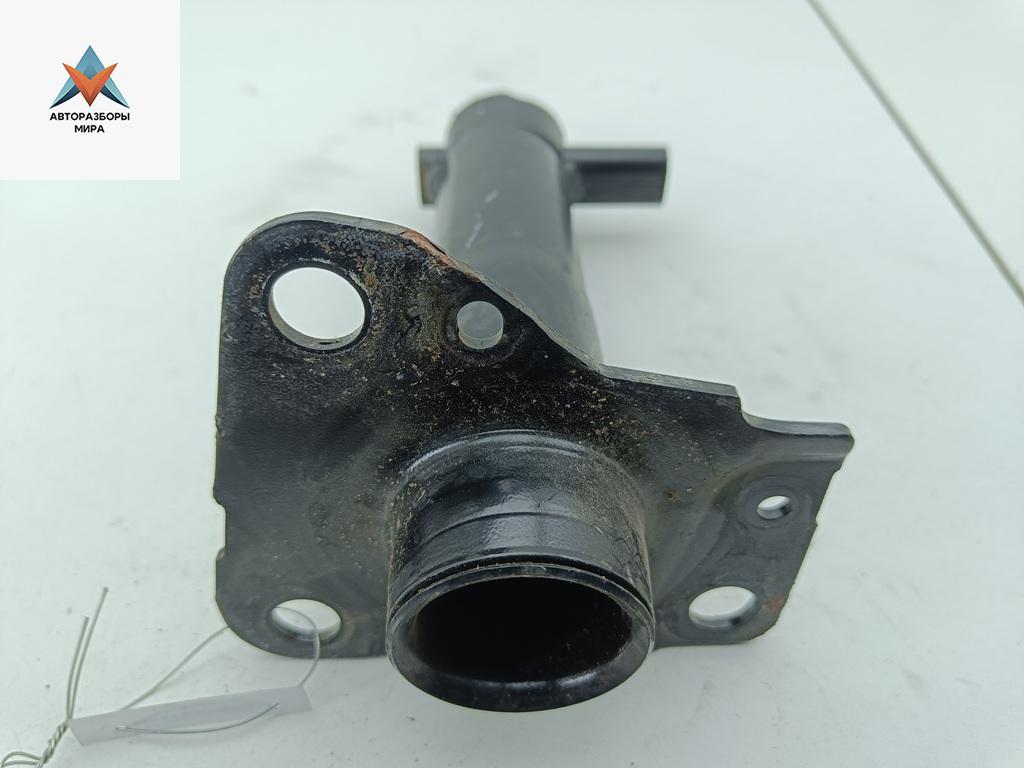 кронштейн (крепление) Audi A4 B7 2006, 2.0 л., бензин, АКПП, серый, универсал, 8E0807133C - фото №1