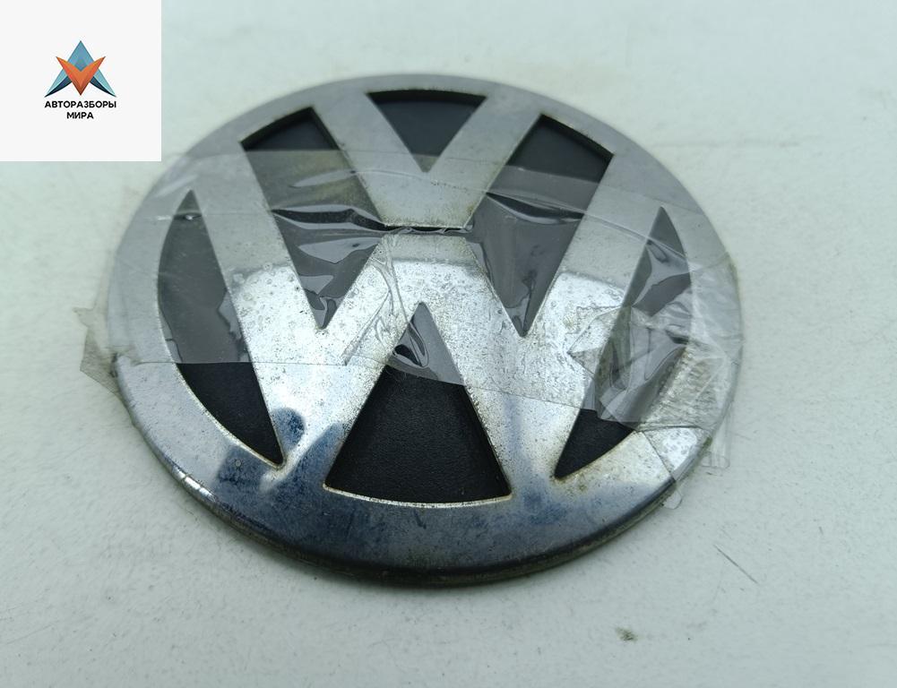 эмблема Volkswagen Passat B6 2008, 1.9 л., дизель, МКПП, красный, универсал, 3C9853630 - фото №1