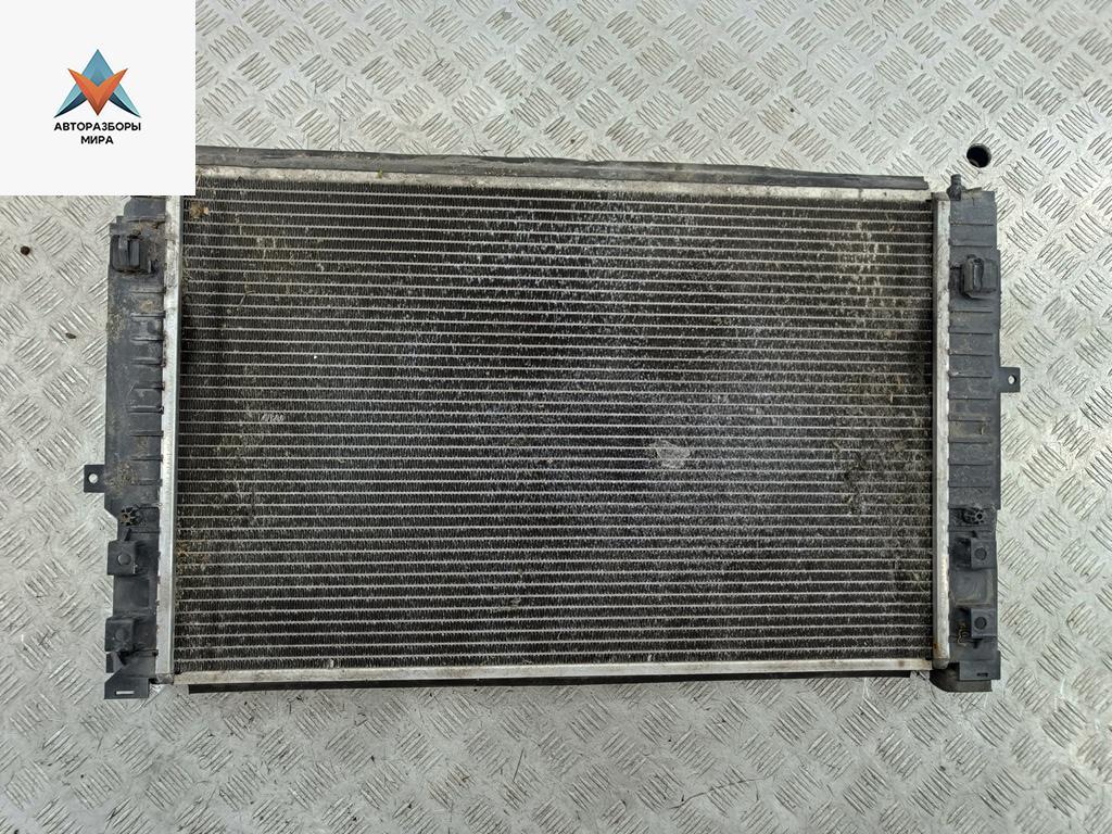 радиатор охлаждения Audi A6 4B/C5 1999, 2.4 л., бензин, АКПП, серый, универсал - фото №1