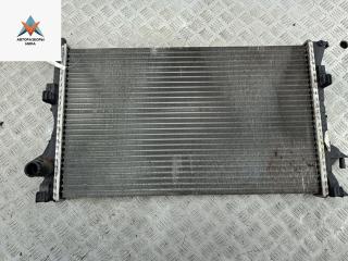 радиатор охлаждения Renault Laguna 2 поколение 2001, 2.0 л., бензин, МКПП, красный, хетчбэк 5 дв.