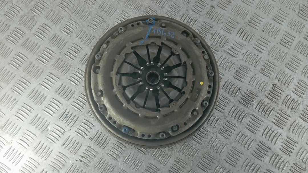 маховик Renault Kadjar 1 поколение 2016, 1.5 л., дизель, МКПП, внедорожник 5 дв. - фото №1