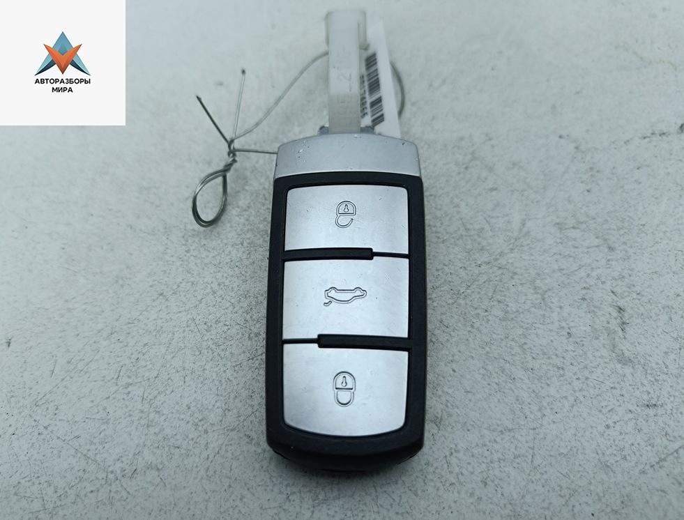 ключ Volkswagen Passat B6 2007, 2.0 л., дизель, МКПП, коричневый, универсал - фото №1