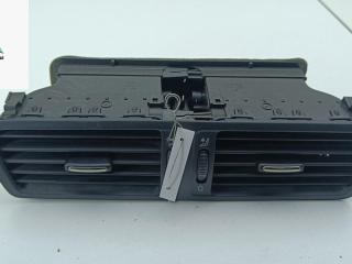 дефлектор обдува салона Volkswagen Passat B6 2005, 1.6 л., бензин, МКПП, серый, универсал, 3C1819728E.3C1819728D