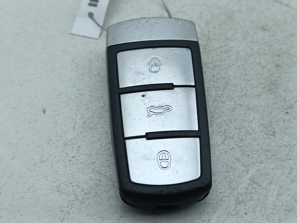 ключ Volkswagen Passat B6 2010, 1.6 л., бензин, МКПП, серый, универсал