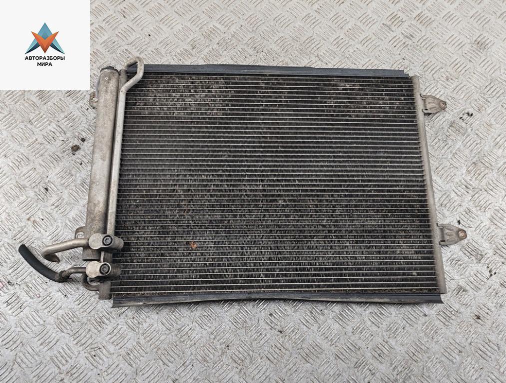 радиатор кондиционера Volkswagen Passat B6 2010, 1.6 л., бензин, МКПП, серый, универсал - фото №1