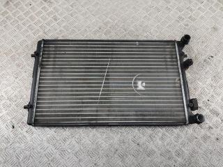 радиатор охлаждения Volkswagen Golf 4 поколение 2001, 1.4 л., бензин, МКПП, серый, хетчбэк 5 дв., 652011