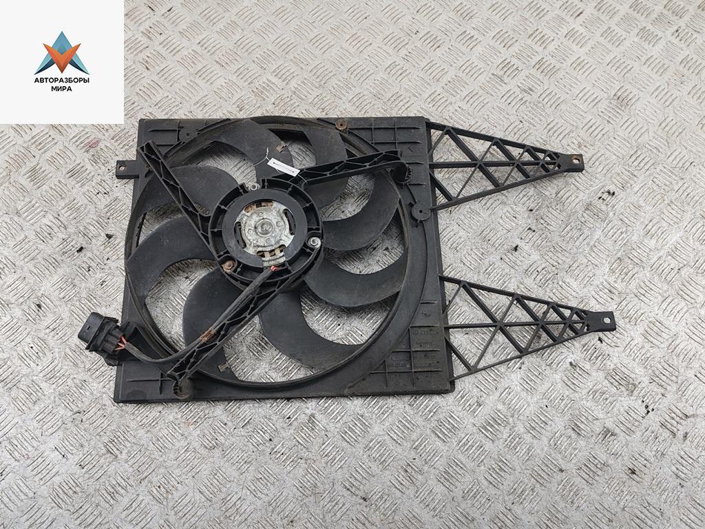 вентилятор радиатора Skoda Roomster 1 поколение 2008, 1.9 л., дизель, МКПП, синий, фургон, 6Q0121207N - фото №1