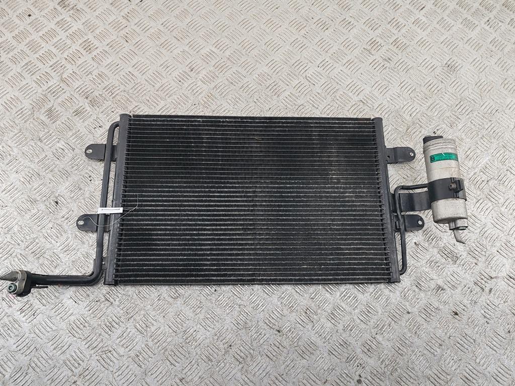 радиатор кондиционера Volkswagen Bora 2000, 2.0 л., бензин, МКПП, синий, седан, 1J0820411D