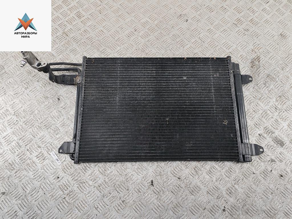 радиатор кондиционера Volkswagen Golf 5 поколение 2006, 1.4 л., бензин, МКПП, синий, хетчбэк 5 дв. - фото №1