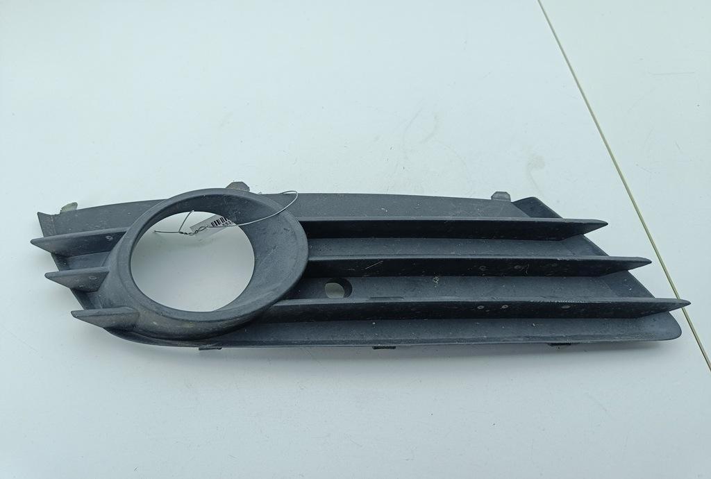 рамка фары противотуманной правой Opel Astra H 2006, 1.9 л., дизель, МКПП, серый, универсал, 13126026