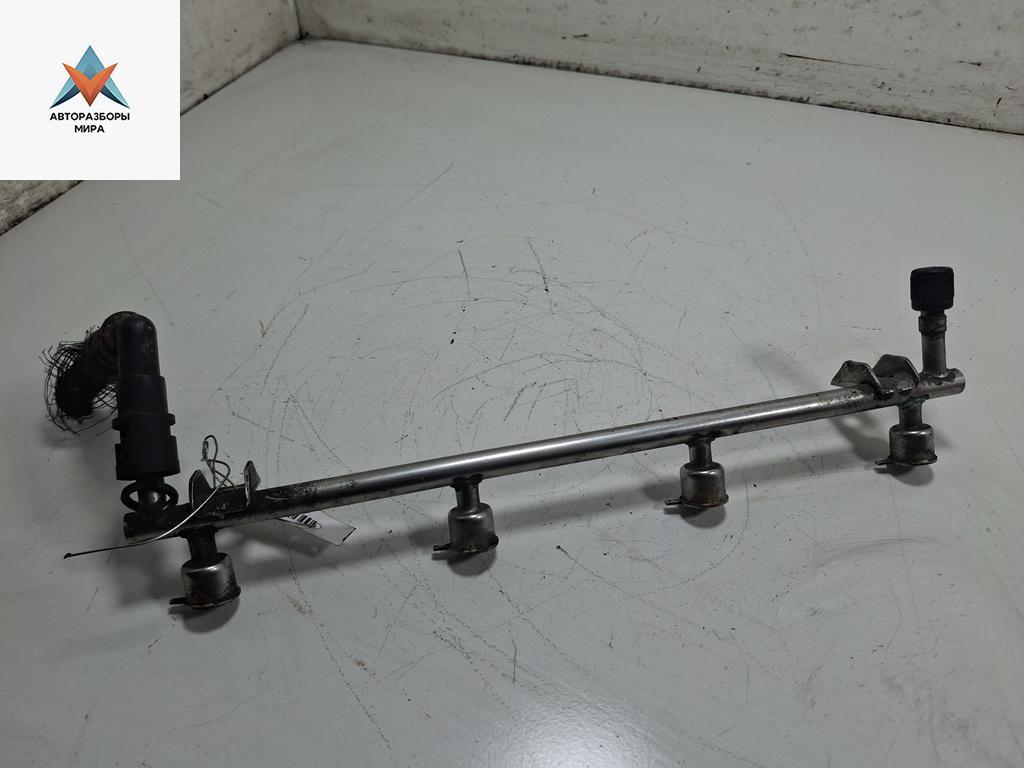 топливная рампа Opel Zafira 2 поколение (B) 2006, 1.8 л., бензин, робот, красный, минивэн - фото №1